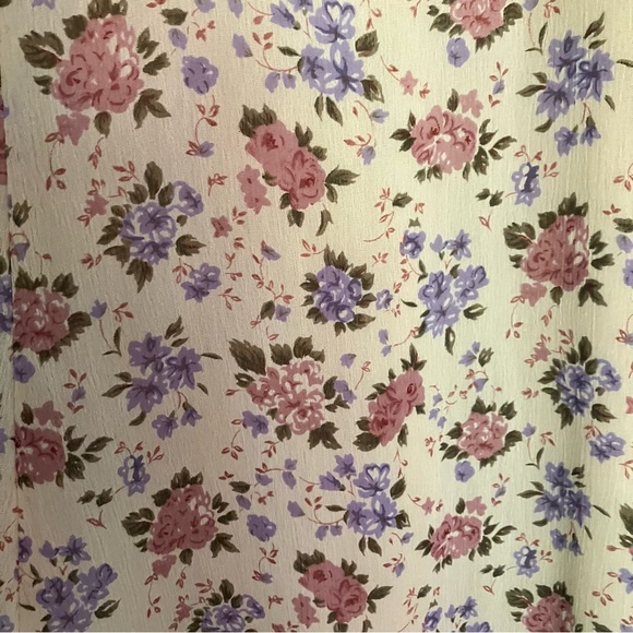 Liz Sport Petite Ditsy 90’s Floral Skirt - Size 4. - Picture 4 of 6